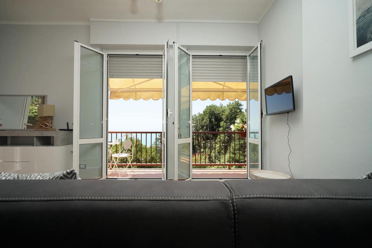 Le Terrazze Apartment *
